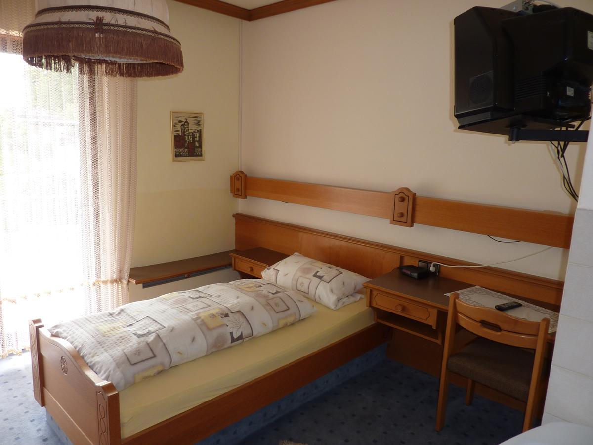 Gast- Und Gastehaus Simon Hotel Greifenstein Стая снимка