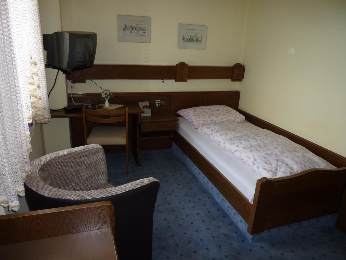 Gast- Und Gastehaus Simon Hotel Greifenstein Стая снимка